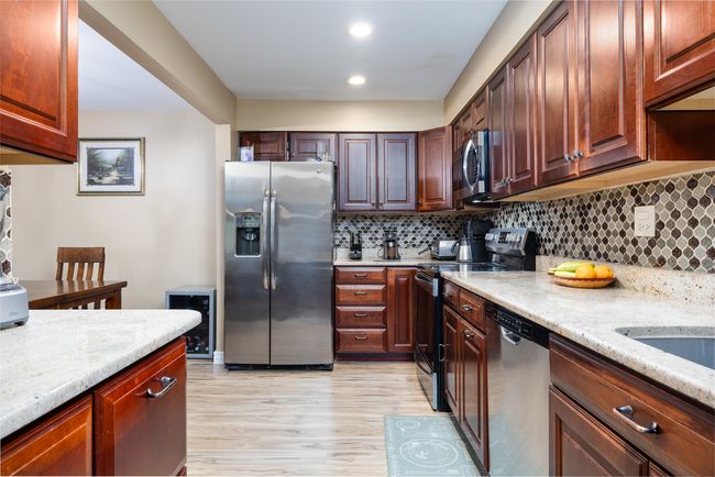 APT-208 - 808 E Old Willow Rd, Condo with 2 bedrooms, 2 bathrooms and 2 parking in Prospect Heights IL | Image 5