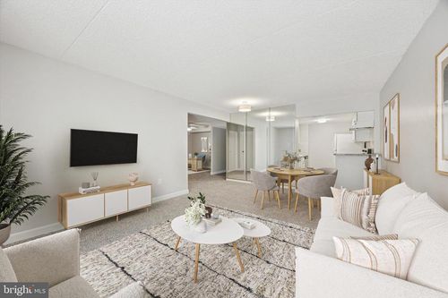 7b-800 Avondale Rd, WALLINGFORD, PA, 19086-6665 | Card Image