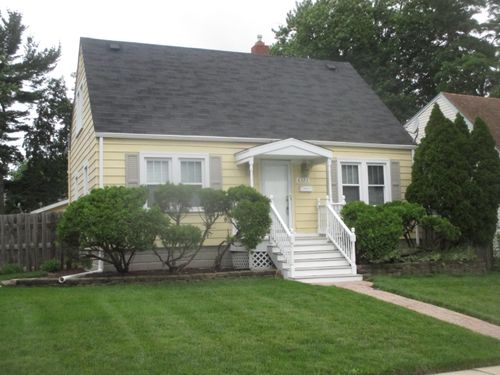 8322 White Oak Ave, Munster, IN, 46321-1921 | Card Image
