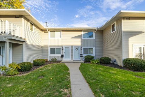 942 Eastbrooke Ln, Rochester, NY, 14618-5202 | Card Image