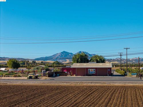 2017 Walnut Blvd, Brentwood, CA, 94513-4519 | Card Image