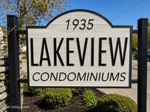 apt-a2-1935 Gardiner Ln, Louisville, KY, 40205-2827 | Card Image