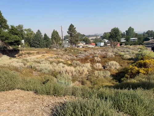 700 Se Haven Street, Madras, OR, 97741 | Card Image