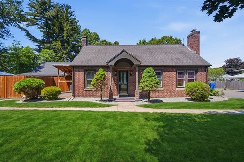 958 Parker St, Springfield, MA, 01129-1035 | Card Image