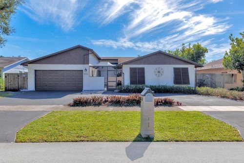 3880 Nw 2nd Ct, Deerfield Beach, FL, 33442-8019 | Card Image