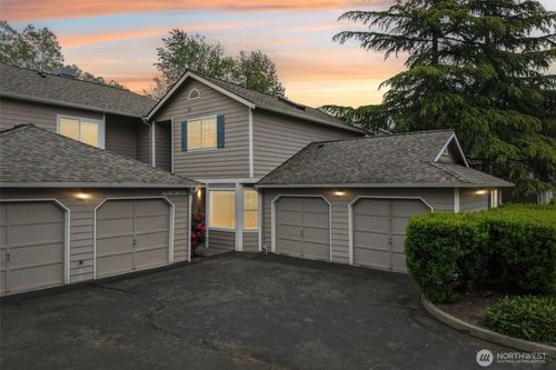 7226 Ne 171st Ln, Kenmore, WA, 98028-6215 | Card Image