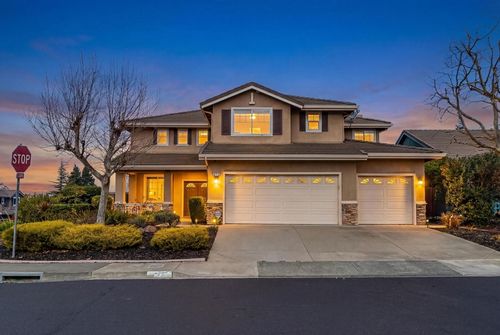 473 Mccall Dr, Benicia, CA, 94510-3932 | Card Image