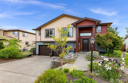 7965 W Golf Course Dr, Blaine, WA, 98230-6800 | Card Image