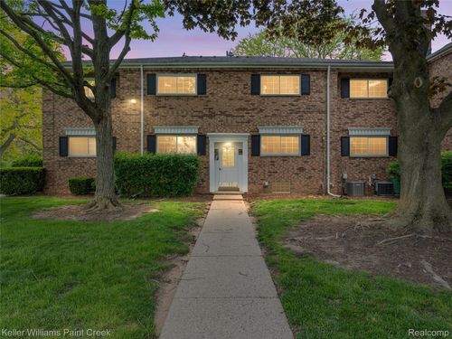 67-685 E Fox Hills Dr, Bloomfield Hills, MI, 48304-1342 | Card Image