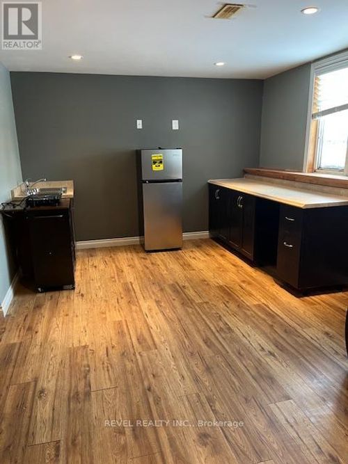 62 Cook St, Lindsay, ON, K9V0C6 | Card Image