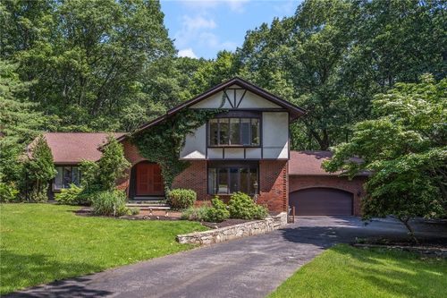 9 Beacon Hill Dr, Warwick, RI, 02886-4205 | Card Image