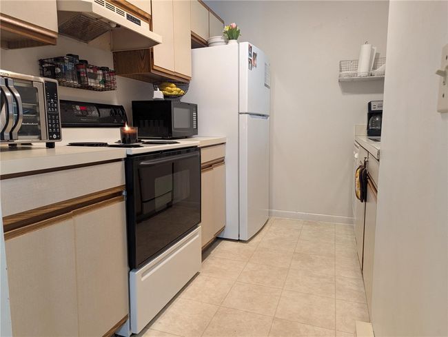D - 21 Apache Dr, Condo with 2 bedrooms, 1 bathrooms and 2 parking in Westerly RI | Image 7