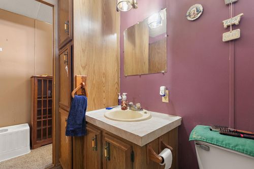 400 22 1/2 St Nw, Stewartville, MN, 55976-1020 | Card Image
