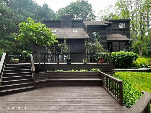 27 Park Dr, Menands, NY, 12204-2243 | Card Image