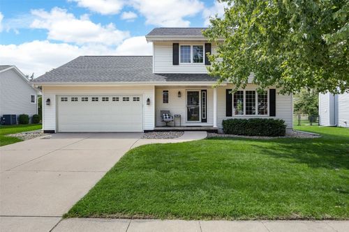 7421 Pin Tail Dr Ne, Cedar Rapids, IA, 52402-7301 | Card Image