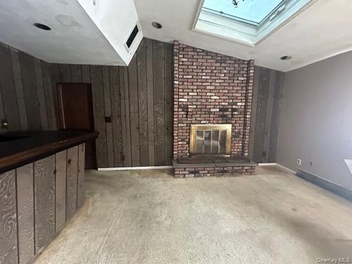 212 Helme Ave, Miller Place, NY, 11764-3210 | Card Image