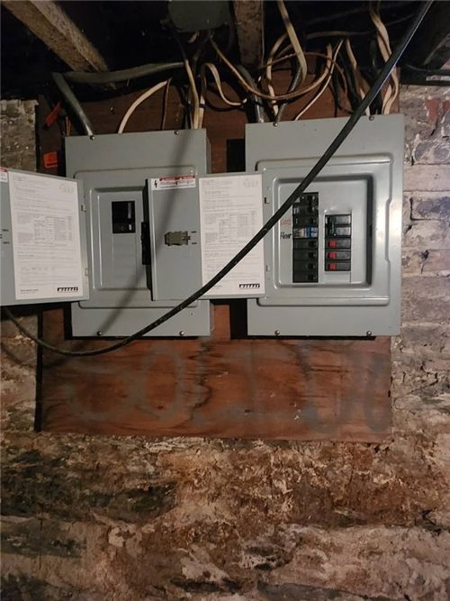 62 Ford St, Providence, RI, 02907-2734 | Card Image