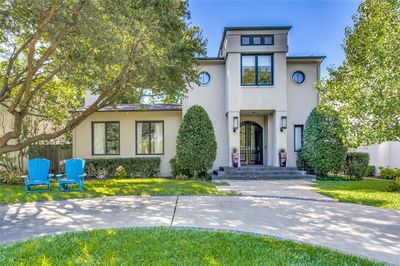 View of front of home featuring a front lawn | Image 2