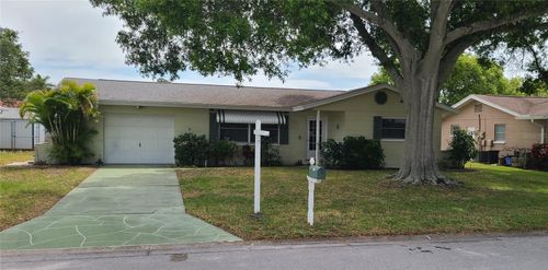 9901 111th Ln, Seminole, FL, 33772-2421 | Card Image