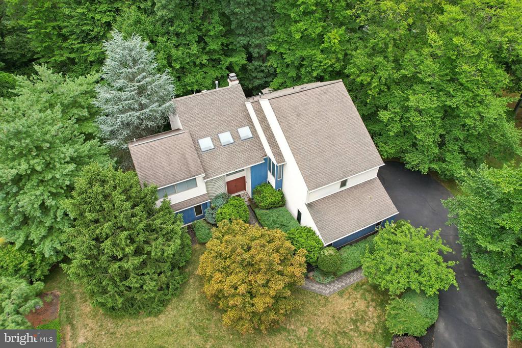 Pondview Rd, Jenkintown, PA 19046