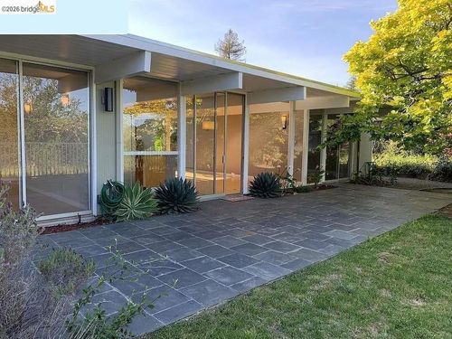 5559 Greenridge Rd, Castro Valley, CA, 94552 | Card Image