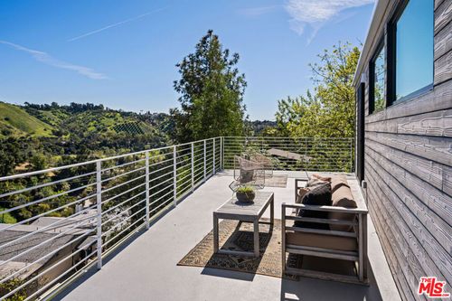 4683 Glenalbyn Dr, Los Angeles, CA, 90065-5052 | Card Image