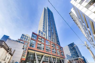 4209 - 108 Peter St, Condo with 1 bedrooms, 1 bathrooms and null parking in Toronto ON | Image 2