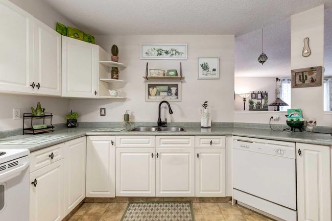2107 - 2000 Millrise Point Sw, Condo with 2 bedrooms, 3 bathrooms and 1 parking in Calgary AB | Image 16