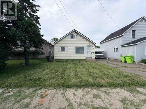 606a Douglas St, Sault Ste. Marie, ON, P6C1V4 | Card Image