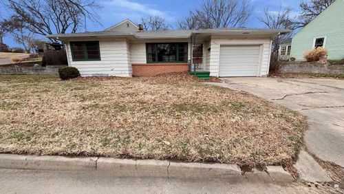 930 Elmhurst, Concordia, KS, 66901 | Card Image