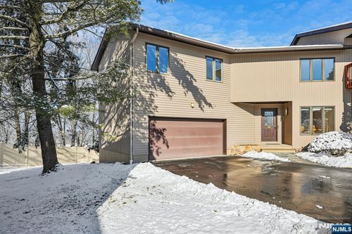 39 Cedarwood Ter, Woodland Park, NJ, 07424-3710 | Card Image