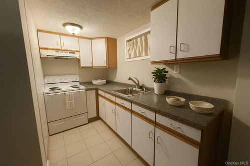 1321 Manor Ln, Bay Shore, NY, 11706-5306 | Card Image