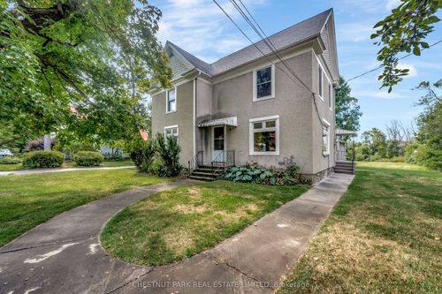 385 Bloomfield Main St, Prince Edward, ON, K0K1G0 | Card Image