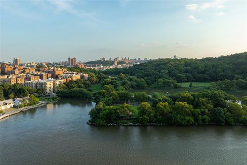 apt-11k-2400 Johnson Ave, Bronx, NY, 10463-6468 | Card Image