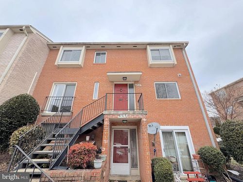 4513 Logsdon Dr, ANNANDALE, VA, 22003-3525 | Card Image