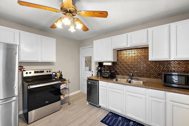 110 W Shevlin Ave, House other with 2 bedrooms, 1 bathrooms and null parking in Hazel Park MI | Image 9