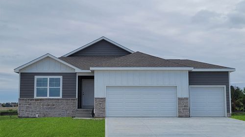 409 Creekview Ave, Polk City, IA, 50226 | Card Image