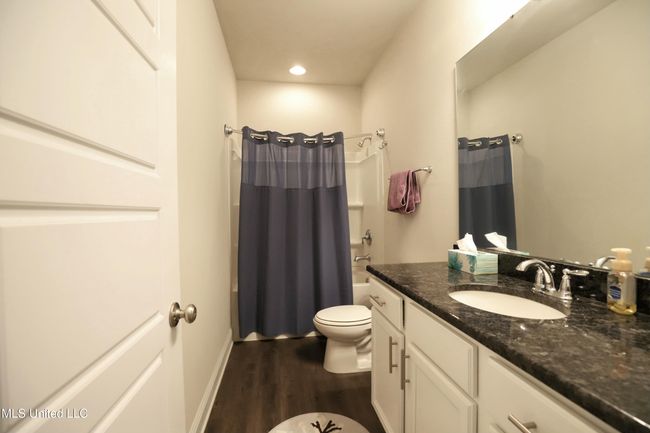 Bathroom | Image 21