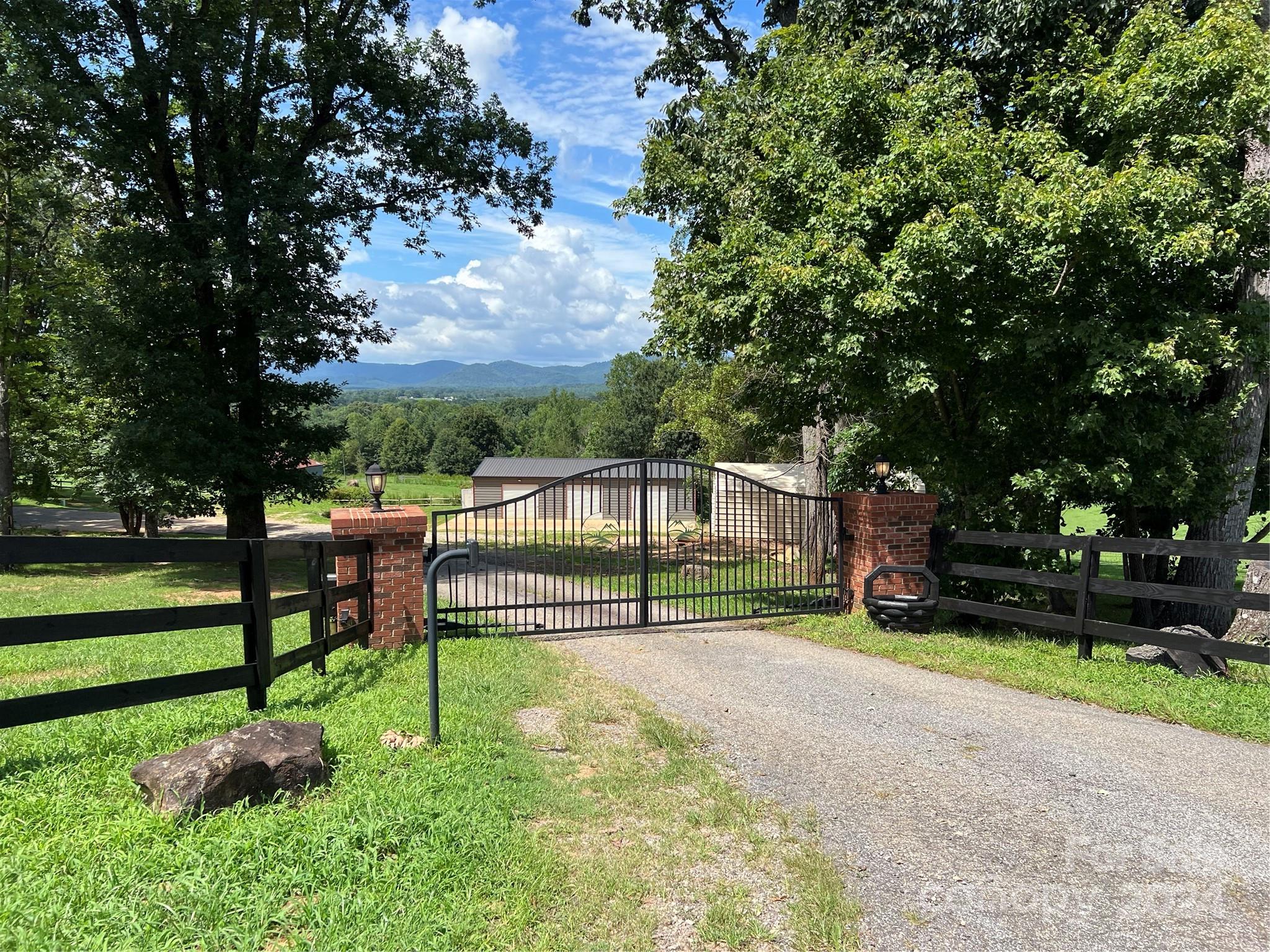 Linneys Mountain Rd, Taylorsville, NC 28681
