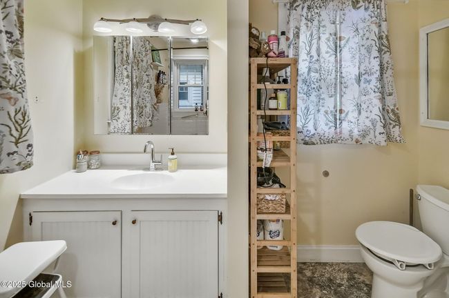 1 Yates St, House other with 3 bedrooms, 2 bathrooms and 1 parking in Troy NY | Image 14