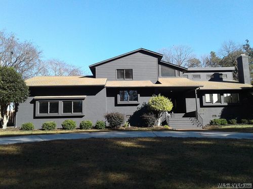 820 Watkins St, South Hill, VA, 23970-1400 | Card Image