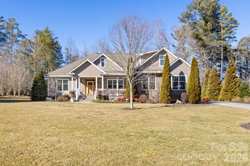 83 King Creek Preserve Ln, Flat Rock, NC, 28731-4511 | Card Image