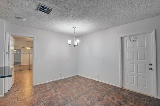 E - 28 Crossings Cir, Condo with 2 bedrooms, 2 bathrooms and null parking in Boynton Beach FL | Image 6