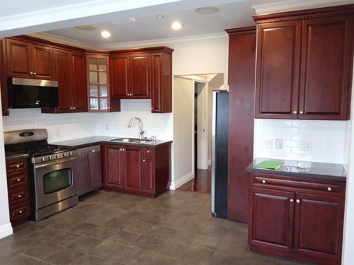 4585 Commercial St, Vancouver, BC, V5N4G8 | Card Image