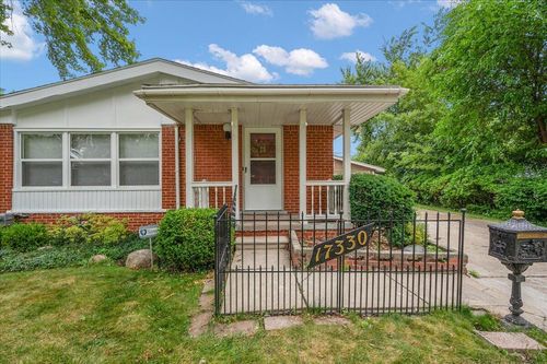 17330 Redwood Ave, Southfield, MI, 48076-2865 | Card Image
