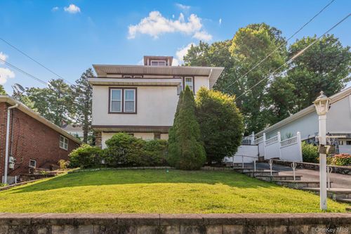 7 Elaine Ter, Yonkers, NY, 10701-5257 | Card Image