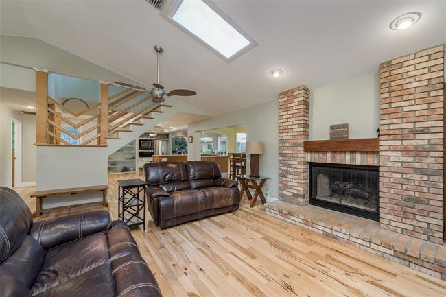 Living Room | Image 9