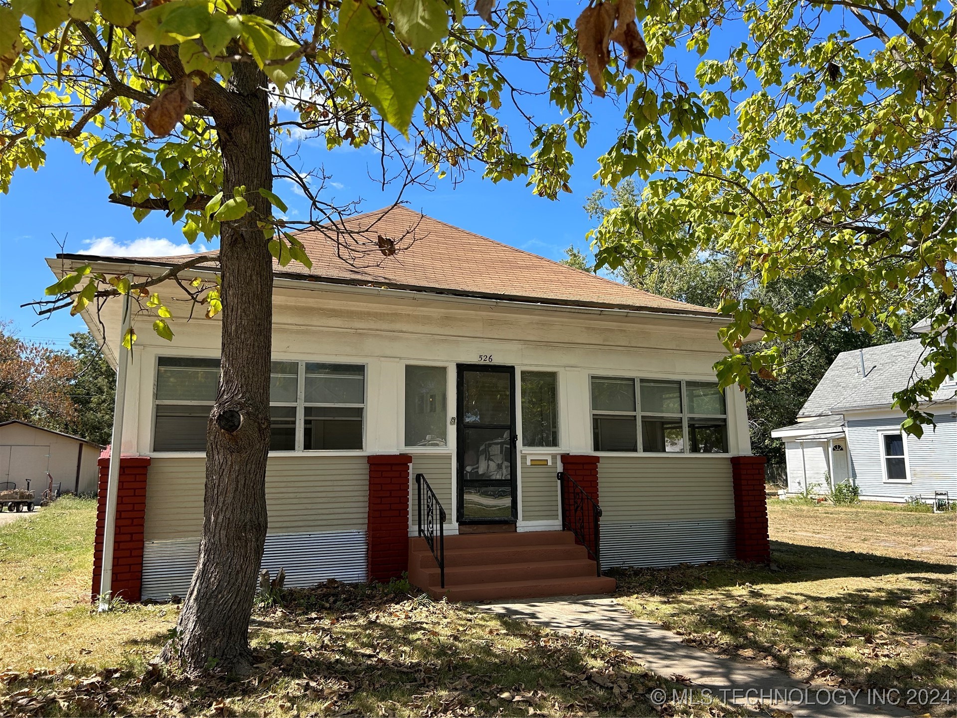 Pine St, Nowata, OK 74048