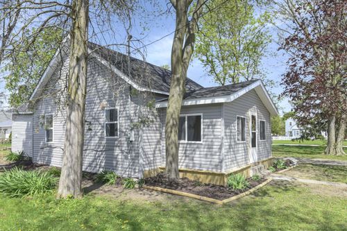 506 Washington St, Port Clinton, OH, 43452-1935 | Card Image