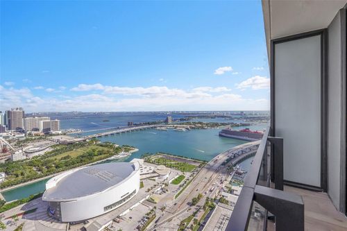 4404-398 Ne 5th St, Miami, FL, 33132-2053 | Card Image